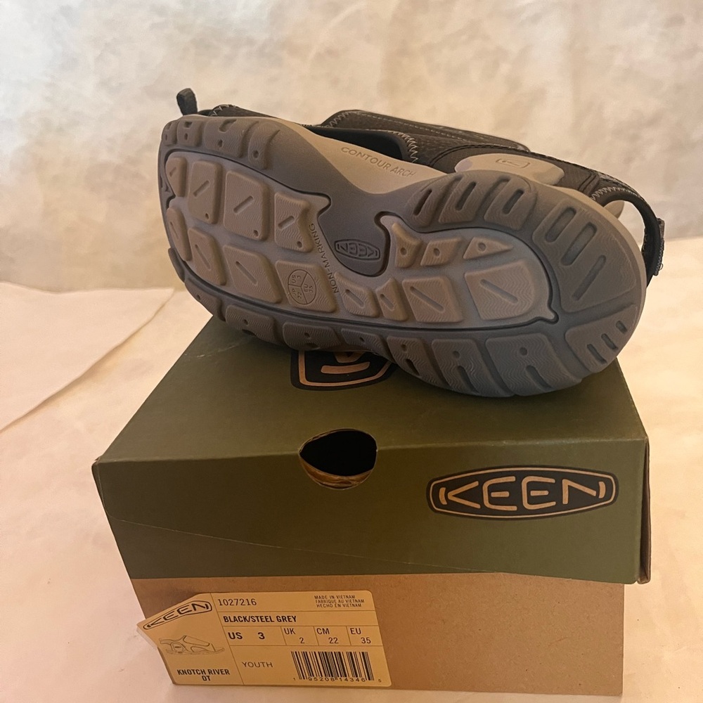 Keen Black and Gray Open-Toe Sandals - Picture 5 of 7